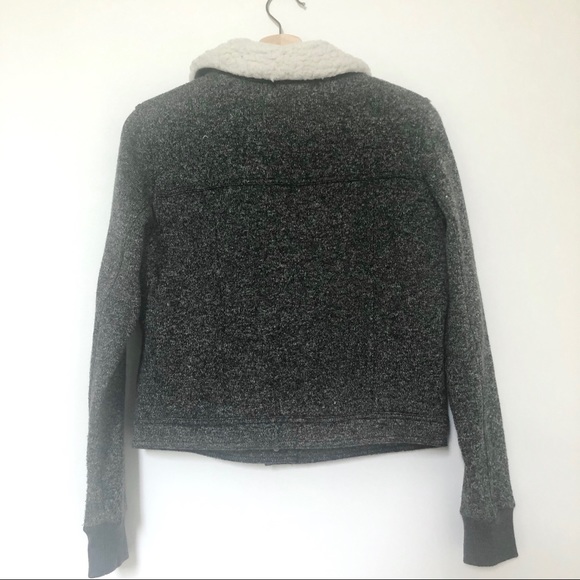 Abercrombie & Fitch Sherpa Lined Vest - Picture 11 of 13